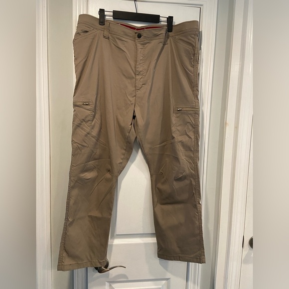 Wrangler Mens Size 32x30 Khaki Nylon Stretch Zip Up Cargo Hiking Outdoor Pants - Picture 1 of 8